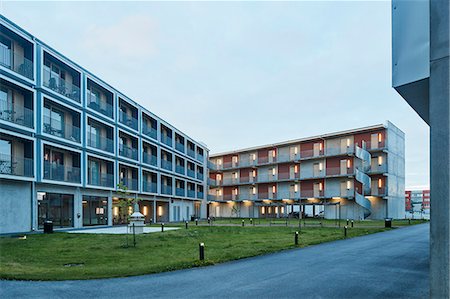 residential area - Modern residential building Photographie de stock - Premium Libres de Droits, Code: 6102-08996722
