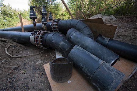 pump engineering - Wastewater pipeline at a water treatment plant Foto de stock - Sin royalties Premium, Código: 6105-05396542