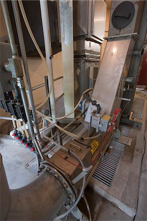 Purification machineries at a water treatment plant Foto de stock - Sin royalties Premium, Código: 6105-05396572