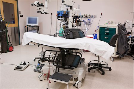 Interiors of an operating room Foto de stock - Sin royalties Premium, Código: 6105-05396708