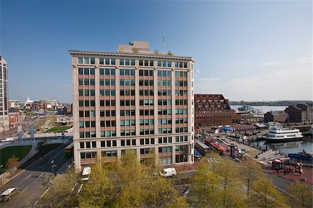 simsearch:6105-07521304,k - Buildings in a city near The Aquarium, Rose Kennedy Greenway, Long Wharf, Boston, Massachusetts, USA Foto de stock - Sin royalties Premium, Código: 6105-05397265