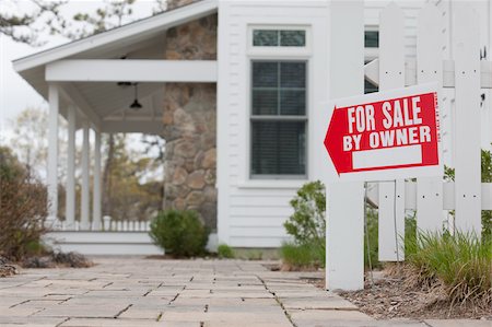 for sale - For Sale sign at a Green Technology Home Stock Photo - Premium Royalty-Free, Code: 6105-05397295