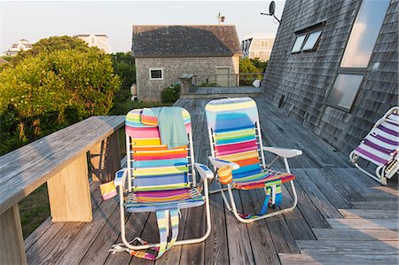 strandhaus - Summer chairs at the beach house, Block Island, Rhode Island, USA Stockbilder - Premium RF Lizenzfrei, Bildnummer: 6105-06703025