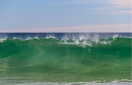 rompeolas - Breaking wave on Crescent Beach, Block Island, Rhode Island, USA Foto de stock - Sin royalties Premium, Código: 6105-07744388