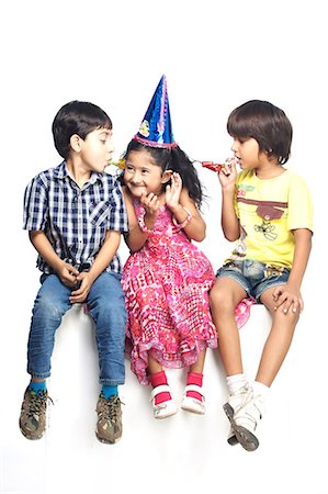 Portrait de trois enfants Photographie de stock - Premium Libres de Droits, Code: 6107-06117769