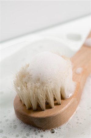 Brosse de bain, gros plan Photographie de stock - Premium Libres de Droits, Code: 6108-05857285