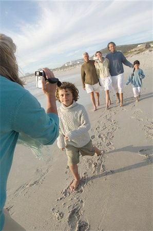 Family on the beach Foto de stock - Sin royalties Premium, Código: 6108-05858236