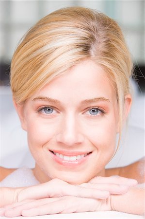 face washing - Woman taking a bubble bath Stock Photo - Premium Royalty-Free, Code: 6108-05862488