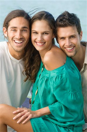 simsearch:6108-05861211,k - Three friends smiling Foto de stock - Sin royalties Premium, Código: 6108-05863693