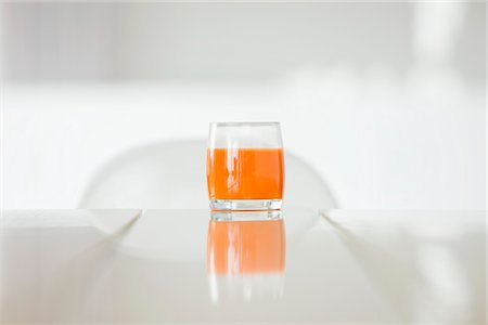 entgiften - Close-up of a glass of tomato soup Foto de stock - Sin royalties Premium, Código: 6108-05865492