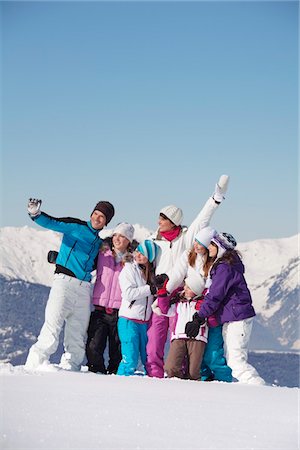 simsearch:6108-05866819,k - Familie, die Schnee Selbstportrait Stockbilder - Premium RF Lizenzfrei, Bildnummer: 6108-05867181