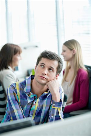 soñar despierto - Businessmen day dreaming in an office Foto de stock - Sin royalties Premium, Código: 6108-05868459