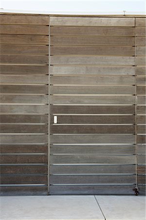 plank - View of closed wood paneled door Stock Photo - Premium Royalty-Free, Code: 6108-05869766