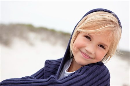 simsearch:6108-05871584,k - Close-up of girl wearing sweater Stock Photo - Premium Royalty-Free, Code: 6108-05871565