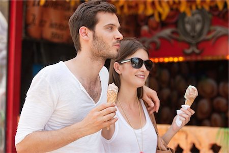 eating ice cream - Couple eating ice creams, Paris, Ile-de-France, France Stock Photo - Premium Royalty-Free, Code: 6108-05873069