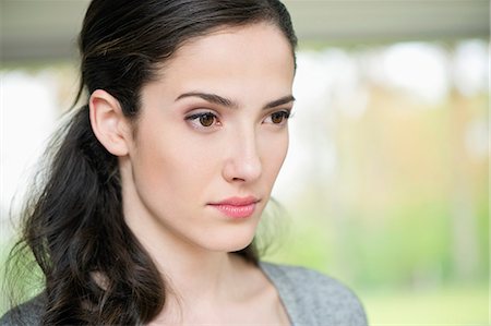 Close-up of a woman looking serious Foto de stock - Sin royalties Premium, Código: 6108-06166226