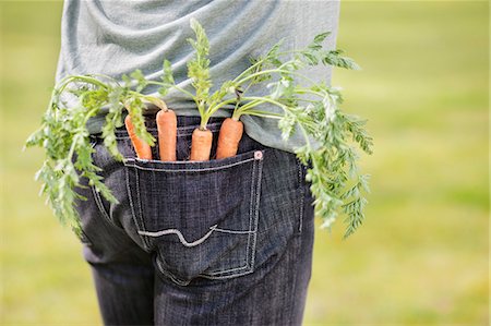 Karotten in der Tasche eines Mannes Stockbilder - Premium RF Lizenzfrei, Bildnummer: 6108-06166654