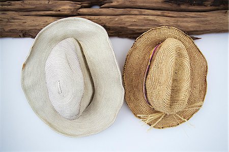sombrero - Close-up of two sunhats Foto de stock - Sin royalties Premium, Código: 6108-06904350