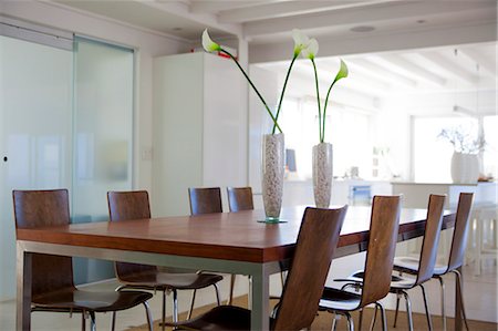 Interiors of a modern dining room Photographie de stock - Premium Libres de Droits, Code: 6108-06904391