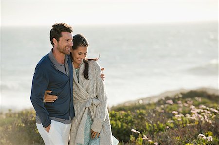 simsearch:6108-06905464,k - Couple walking on the beach Stock Photo - Premium Royalty-Free, Code: 6108-06905456