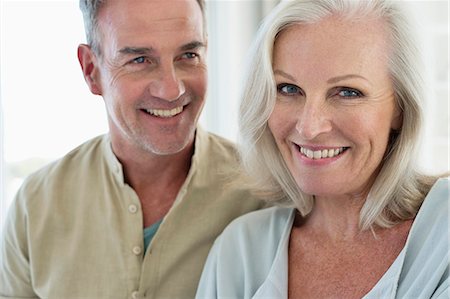 Smiling senior couple Photographie de stock - Premium Libres de Droits, Code: 6108-06906841