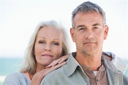 Portrait of a couple Photographie de stock - Premium Libres de Droits, Code: 6108-06906911