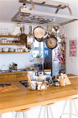 Interiors of a kitchen Photographie de stock - Premium Libres de Droits, Code: 6108-06907097