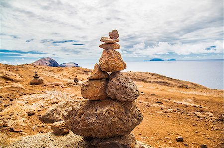 Madeira, Ponta do Furado stone mound Photographie de stock - Premium Libres de Droits, Code: 6108-08636893