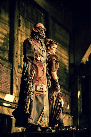 sepia - Armed steampunk couple Foto de stock - Sin royalties Premium, Código: 6108-08636816