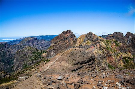 regiao autonoma da madeira - Madeira, Pico do Arieiro, road Foto de stock - Sin royalties Premium, Código: 6108-08636911