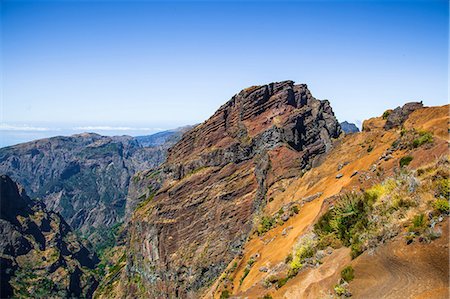 pico island - Madeira Island, Pico do Arieiro, volcanic rock Foto de stock - Sin royalties Premium, Código: 6108-08636915