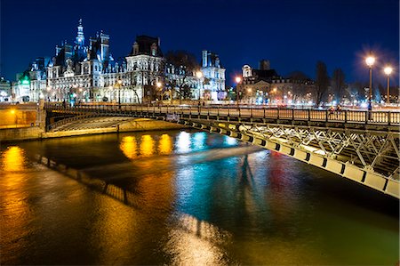 simsearch:6108-08841754,k - France, Paris, Pont d'Arcole at night Stock Photo - Premium Royalty-Free, Code: 6108-08841760