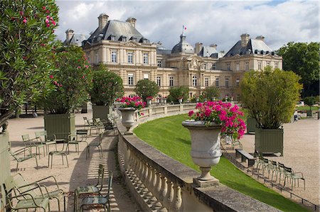 paris flower - France, Paris, 6th district, Luxembourg Gardens, Palace du Luxembourg, the Senate. Stock Photo - Premium Royalty-Free, Code: 6108-08841781