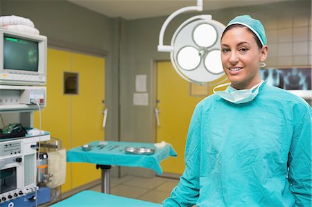 Lächelnd Krankenschwester neben einem monitor Stockbilder - Premium RF Lizenzfrei, Bildnummer: 6109-06195777