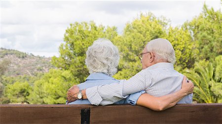 simsearch:6109-06684830,k - Elderly couple on a park bench Stock Photo - Premium Royalty-Free, Code: 6109-06684816