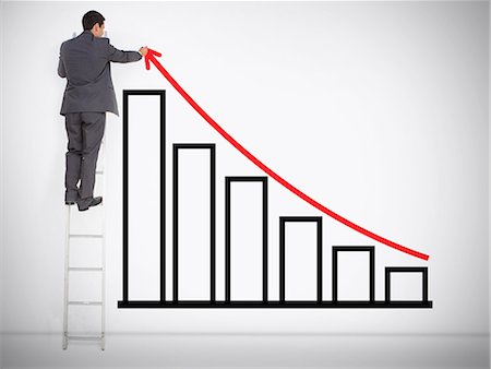 Businessman drawing red line above bar chart Foto de stock - Sin royalties Premium, Código: 6109-06781470