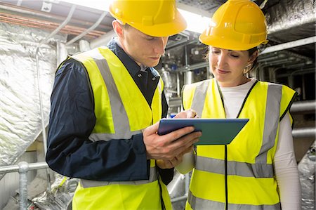 Engineers working in temperature control room Stockbilder - Premium RF Lizenzfrei, Bildnummer: 6109-08389595