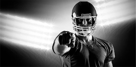 footballeur (sport américain) - Composite image of american football player pointing at camera Photographie de stock - Premium Libres de Droits, Code: 6109-08389991