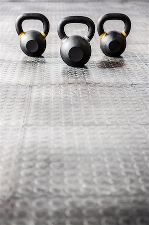 simsearch:6109-08397891,k - Exercise equipment in the studio Photographie de stock - Premium Libres de Droits, Code: 6109-08397893