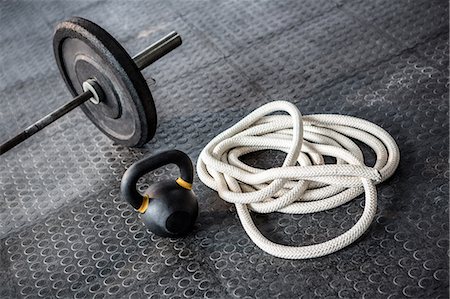 simsearch:6109-08397891,k - Exercise equipment in the studio Photographie de stock - Premium Libres de Droits, Code: 6109-08397894