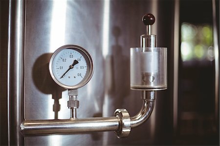 simsearch:6109-08489454,k - Temperature gauge on vat at the local brewery Stock Photo - Premium Royalty-Free, Code: 6109-08489316