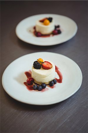 Plates of dessert at the order station Stock Photo - Premium Royalty-Free, Code: 6109-08489933