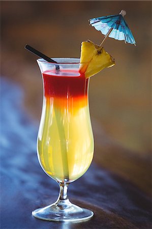 fruit stand umbrella - View of a cocktail in a restaurant Stock Photo - Premium Royalty-Free, Code: 6109-08689743