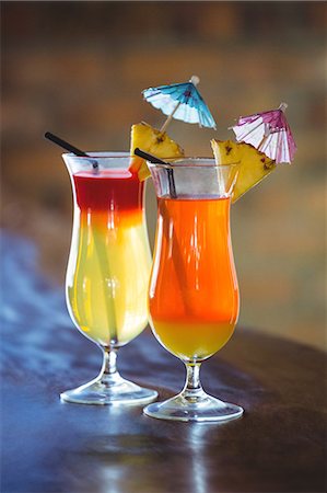 fruit stand umbrella - View of cocktails in a restaurant Stock Photo - Premium Royalty-Free, Code: 6109-08689744