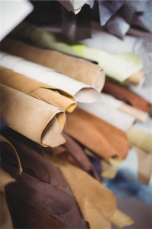 footwear - Close-up of leather material in workshop Photographie de stock - Premium Libres de Droits, Code: 6109-08690010