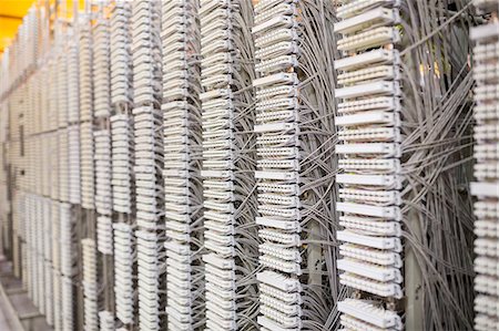 simsearch:6118-09129487,k - Close-Up of rack mounted server in server room Photographie de stock - Premium Libres de Droits, Code: 6109-08690120