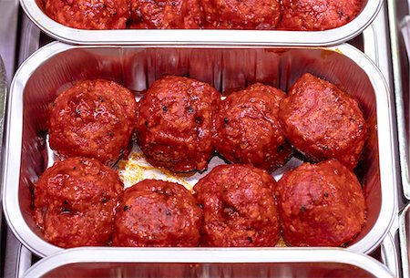 display of supermarket meat - Close-up of marinated meat balls at counter Stock Photo - Premium Royalty-Free, Code: 6109-08764547