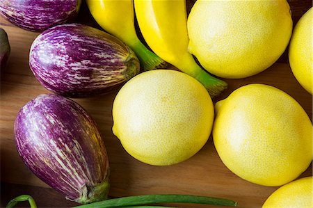 simsearch:6124-09004874,k - Close-up of lemon, eggplant and banana in supermarket Stock Photo - Premium Royalty-Free, Code: 6109-08701580