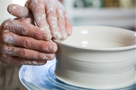 formed - Close-up of potter making pot in pottery workshop Foto de stock - Sin royalties Premium, Código: 6109-08705473