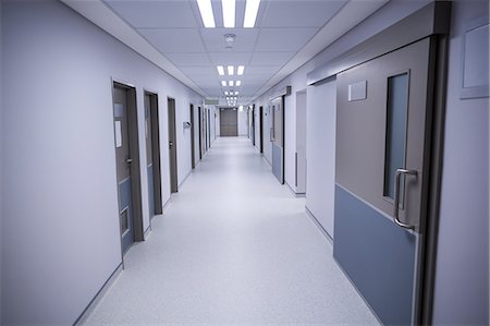 flur - Hallway of a hospital Foto de stock - Sin royalties Premium, Código: 6109-08829982